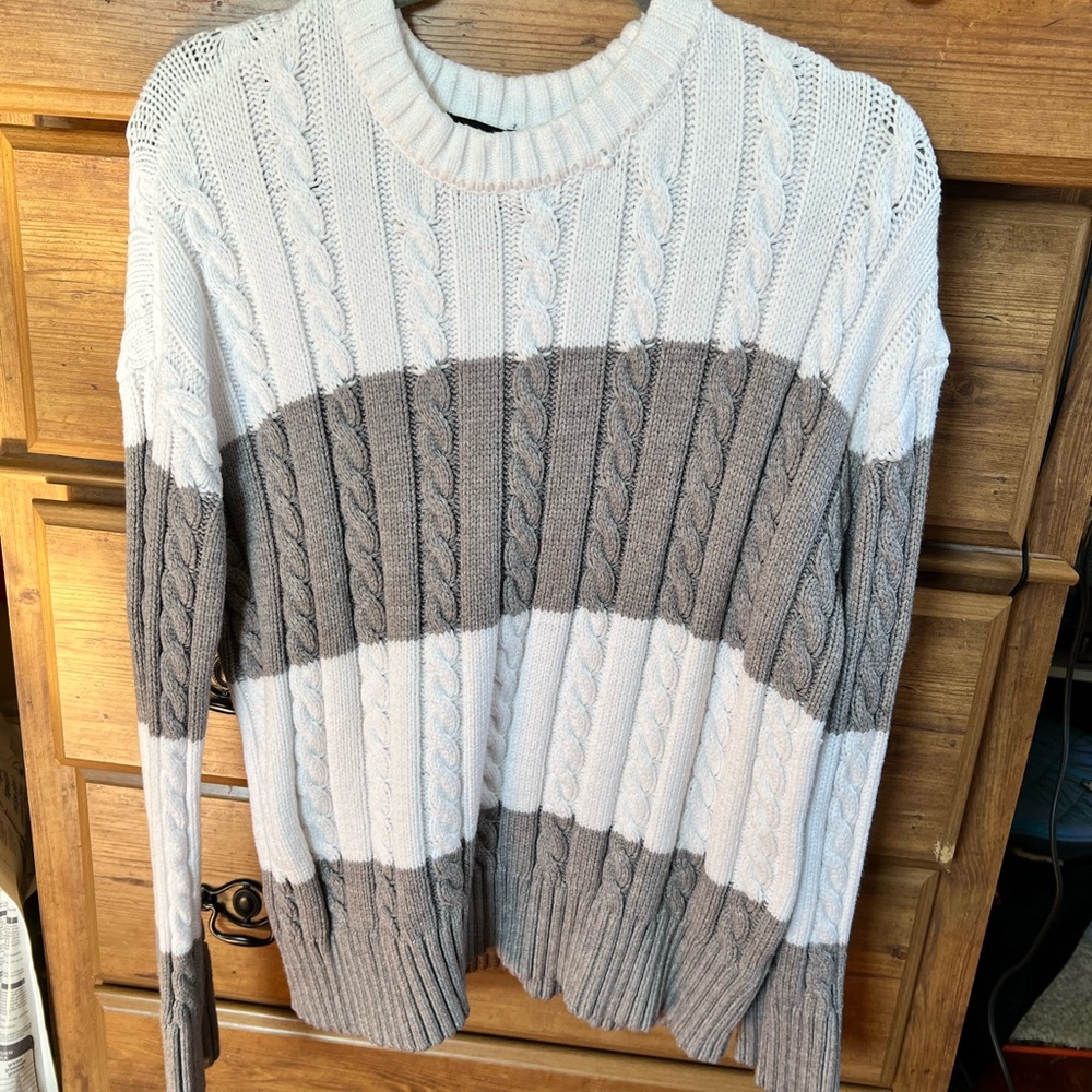 Forever 21 Cable Knit Sweater - White and Gray